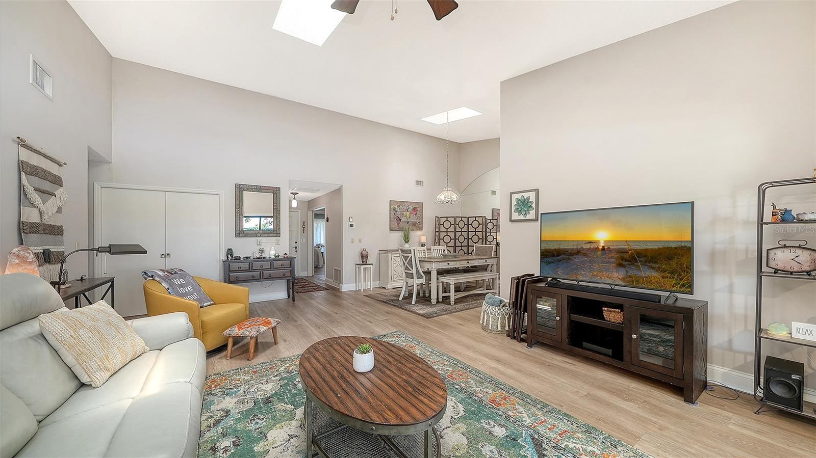 6048 WILSHIRE BLVD #2 — photo 8