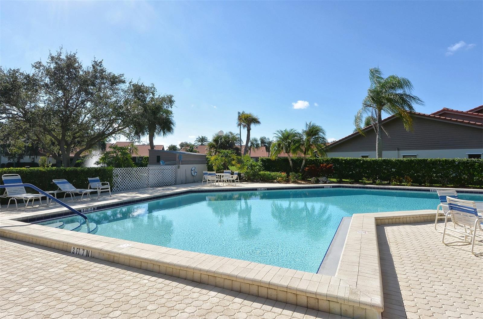 6048 WILSHIRE BLVD #2 — photo 40
