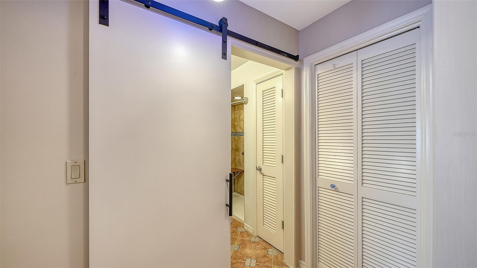 6048 WILSHIRE BLVD #2 — photo 26