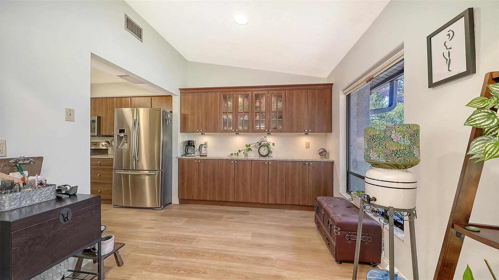 6048 WILSHIRE BLVD #2 — photo 13