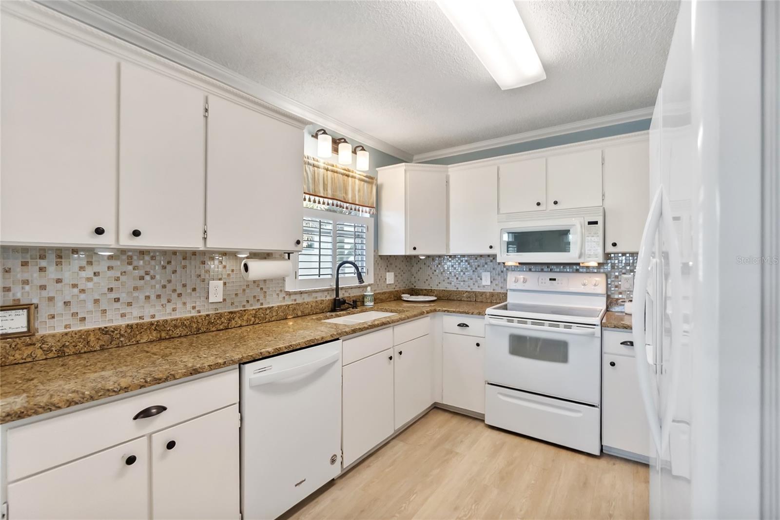 2905 AVENUE C — photo 16