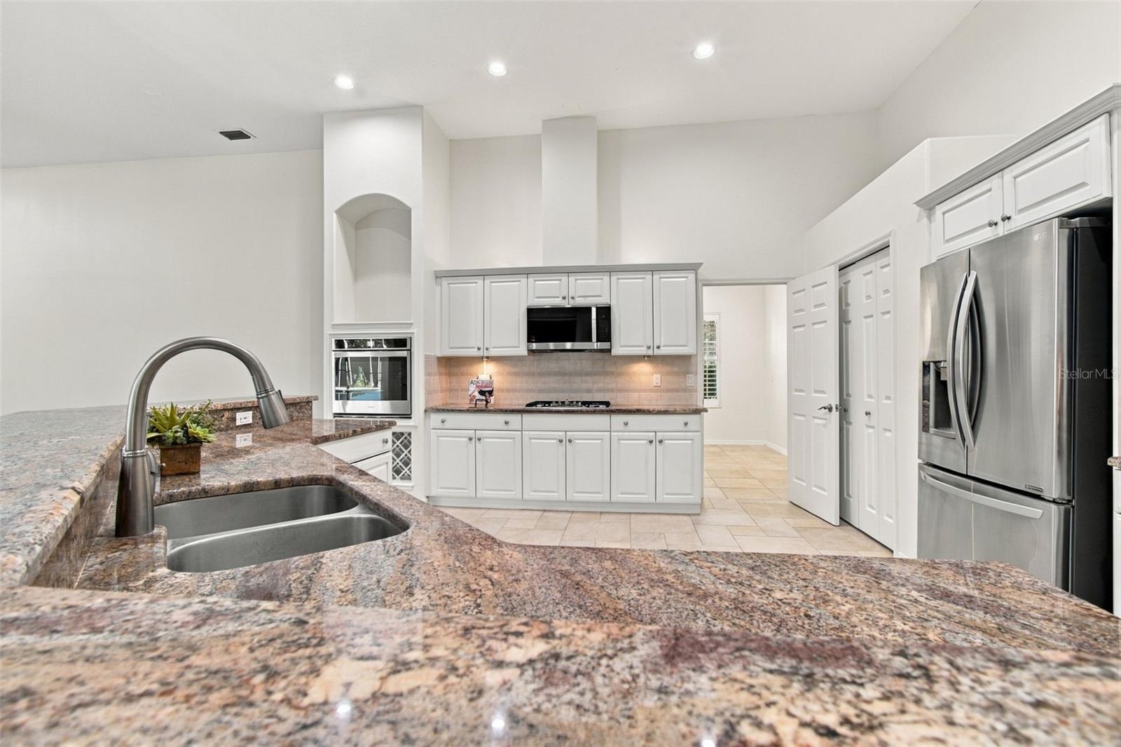 19108 CENTRE ROSE BLVD — photo 38