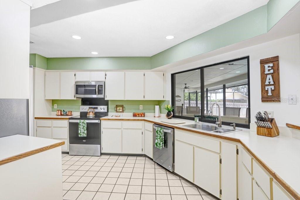 507 SPORTSMAN PARK DR — photo 35