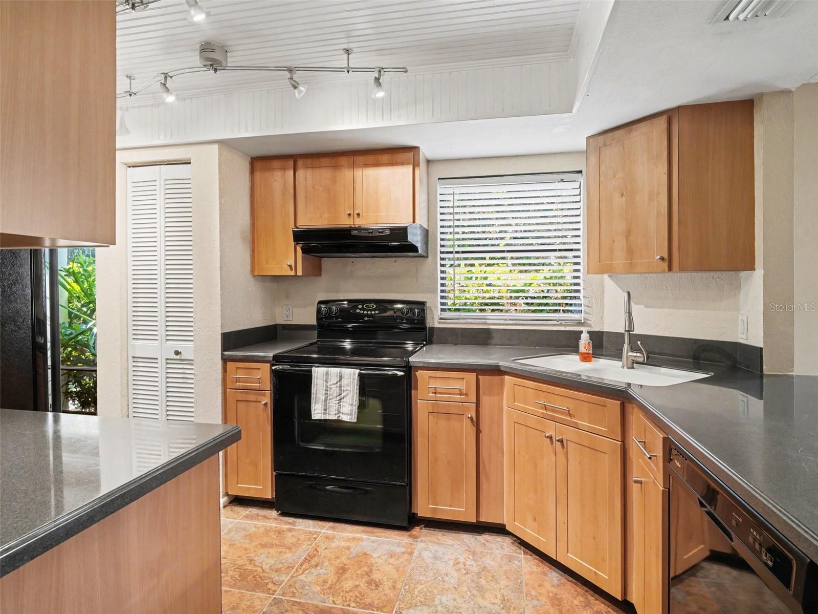 7205 CURTISS AVENUE 1A AVE #1A — photo 3