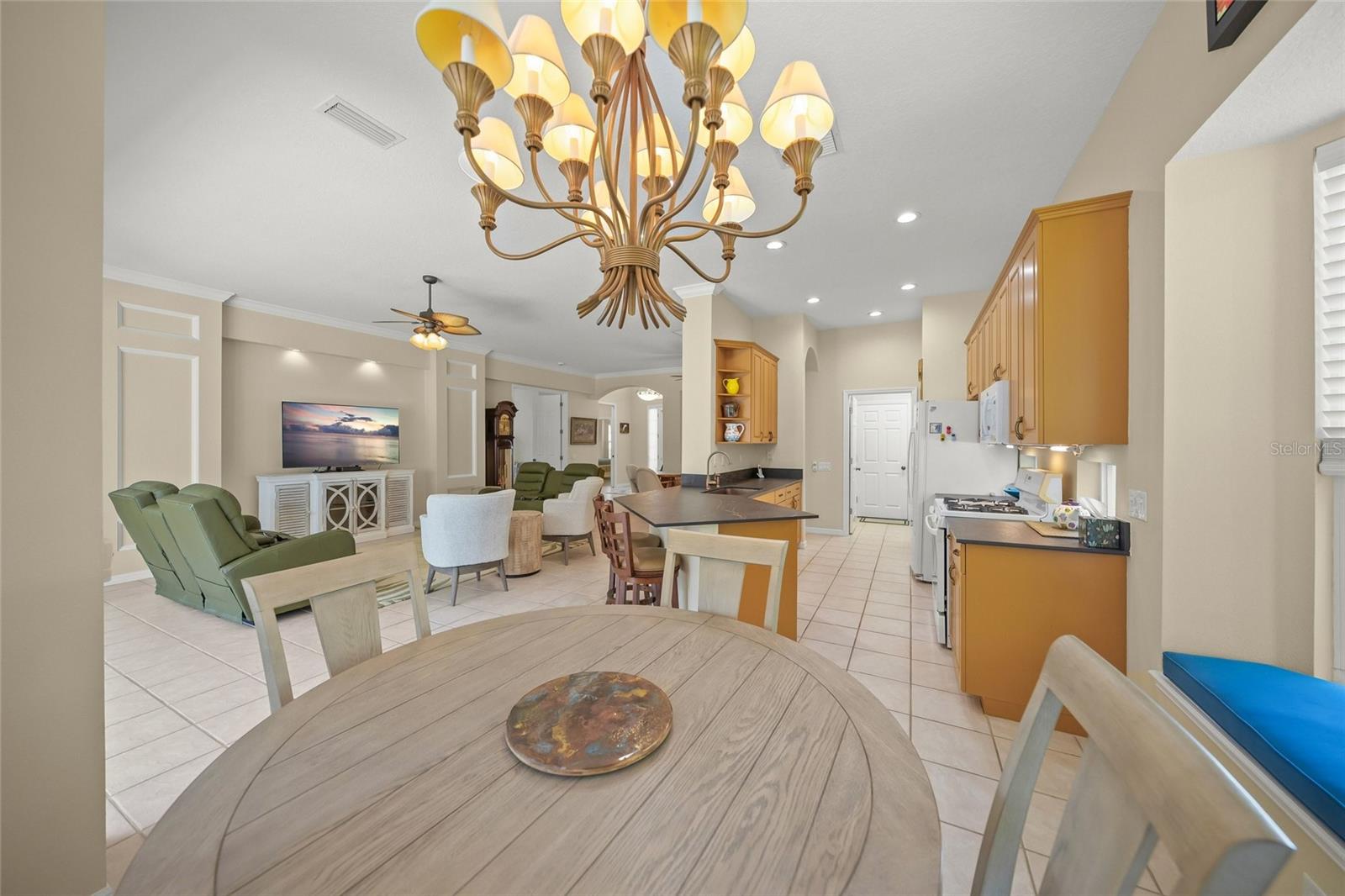 6923 LENNOX PL — photo 4