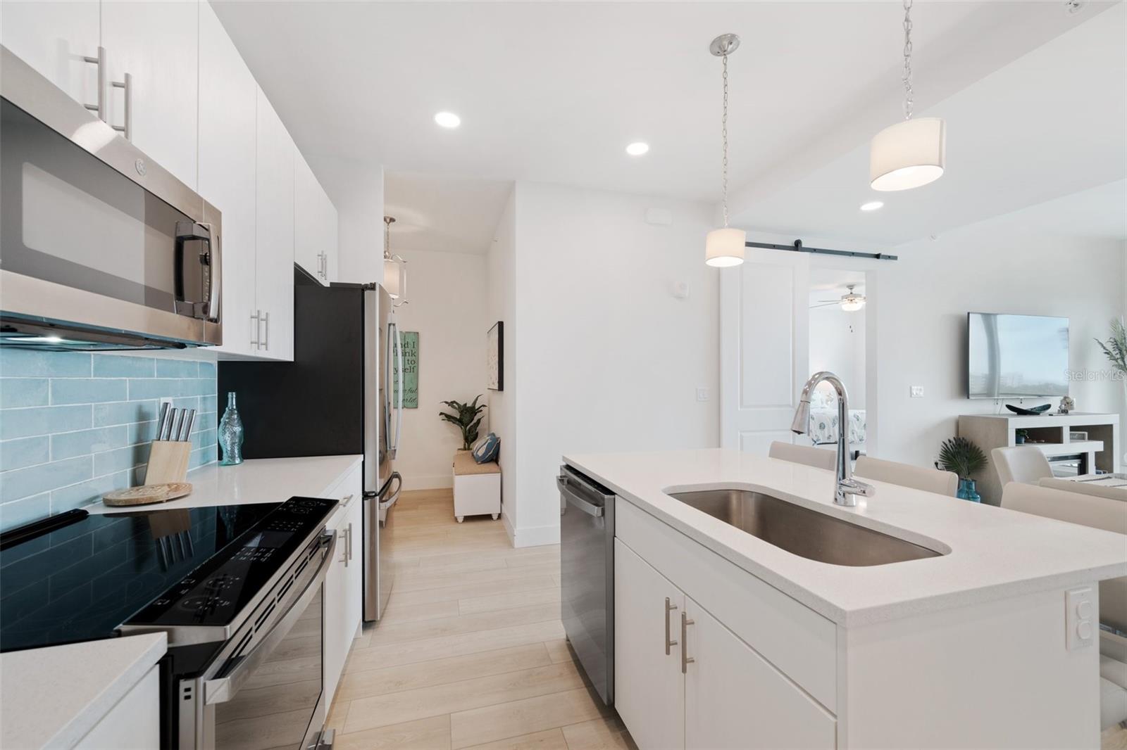 300 150TH AVE #510 — photo 15