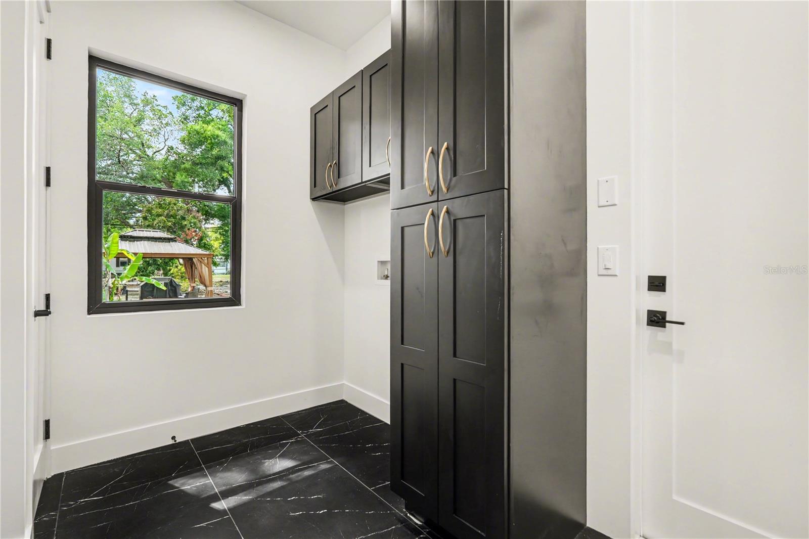 105 GARLAND AVE — photo 19