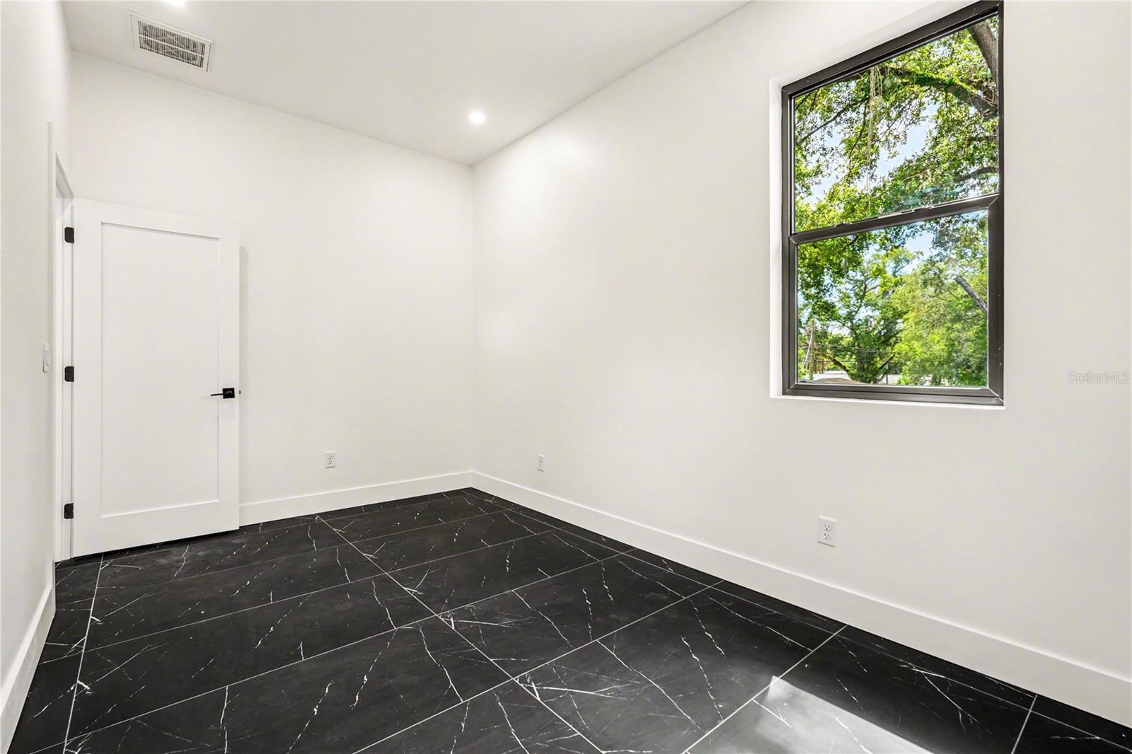 105 GARLAND AVE — photo 31