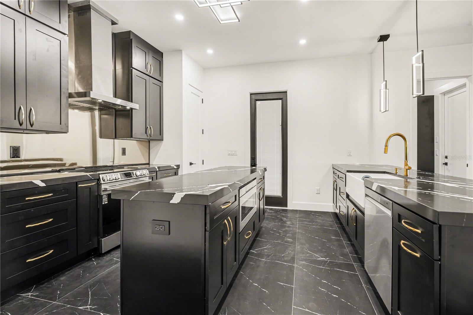105 GARLAND AVE — photo 16