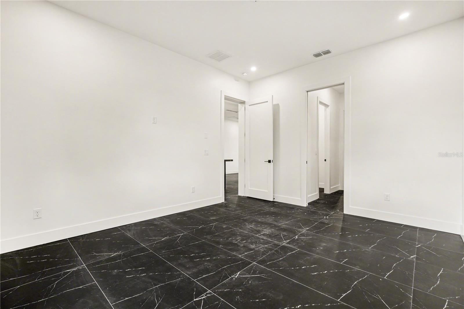 105 GARLAND AVE — photo 28