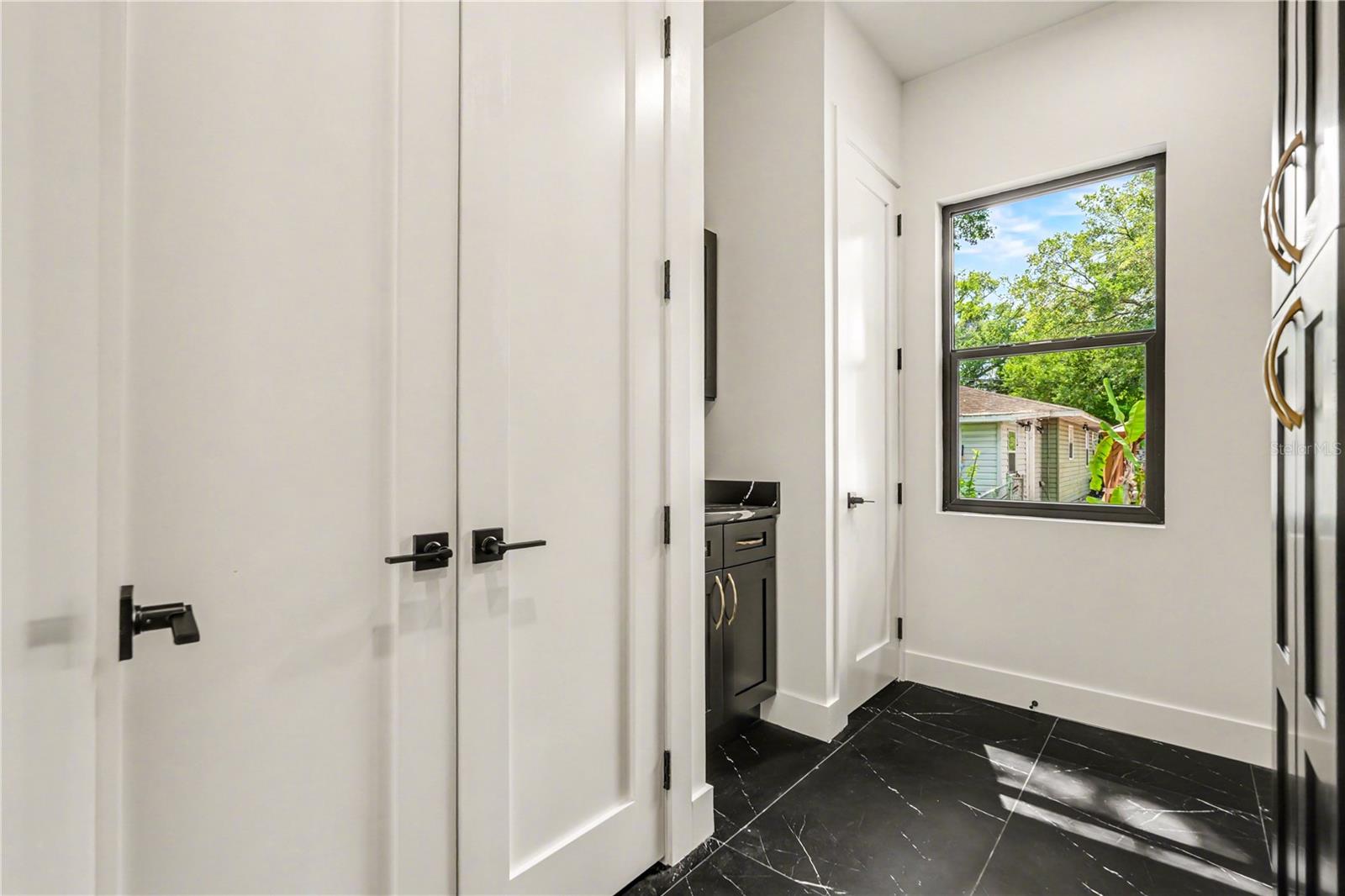 105 GARLAND AVE — photo 21