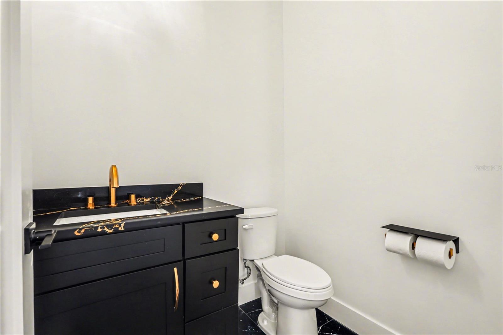 105 GARLAND AVE — photo 35