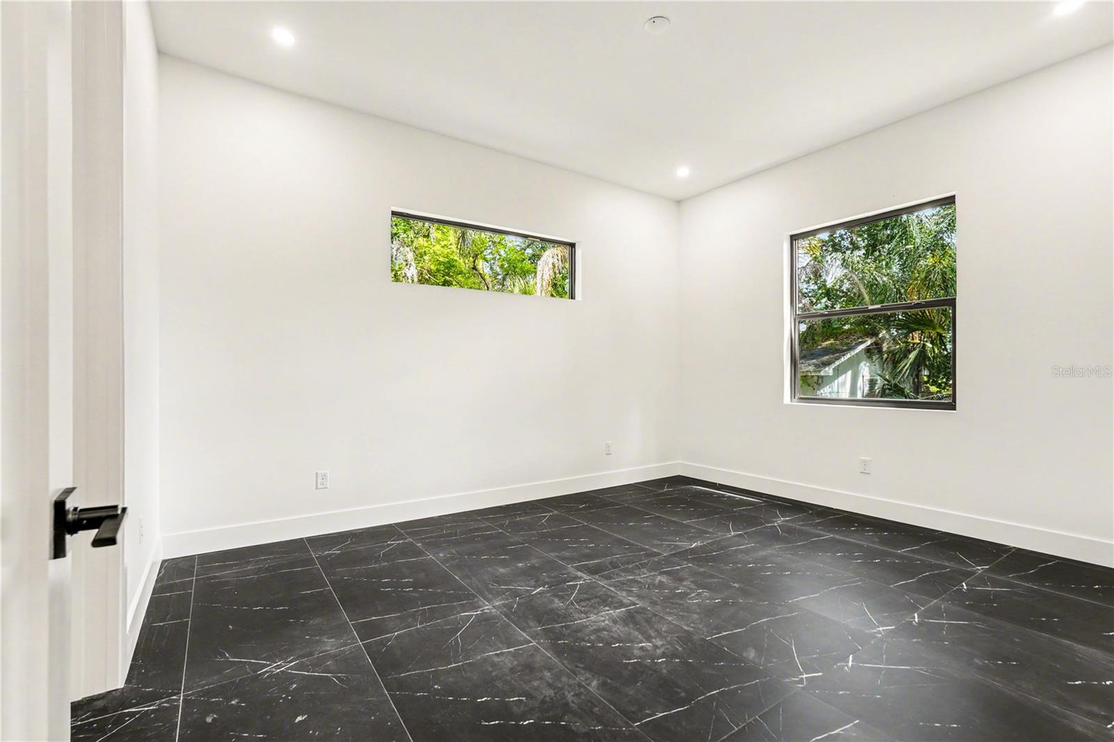105 GARLAND AVE — photo 23