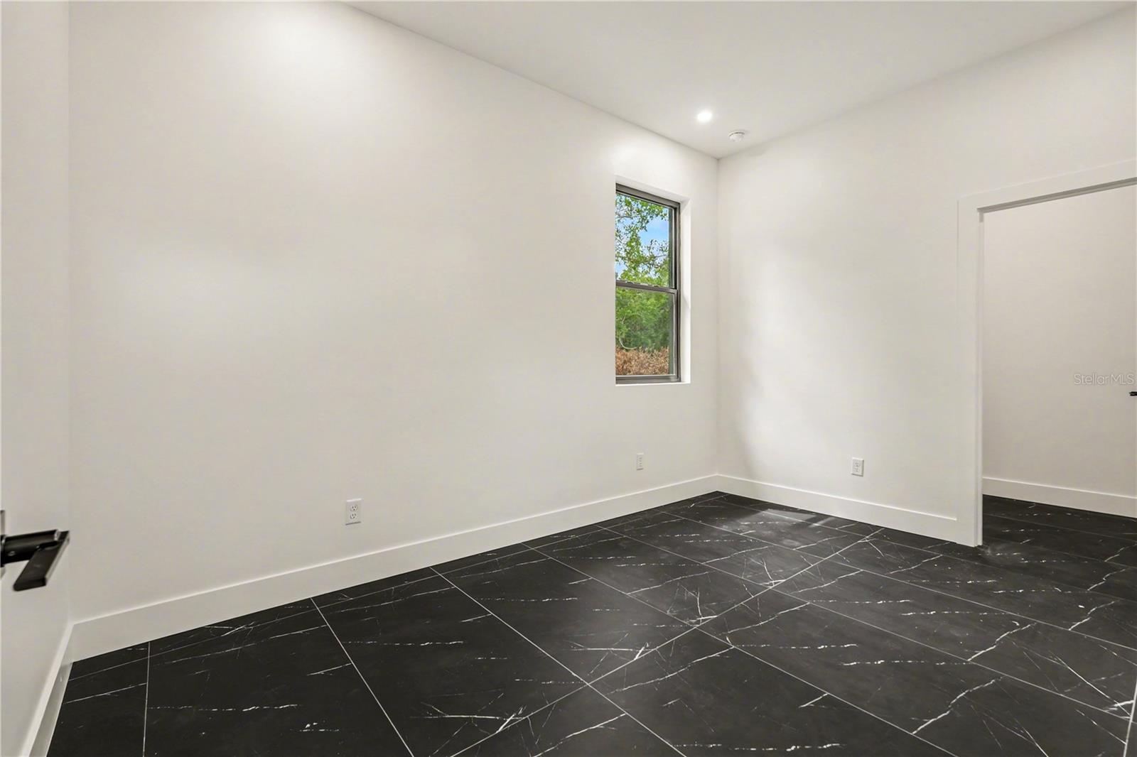 105 GARLAND AVE — photo 30