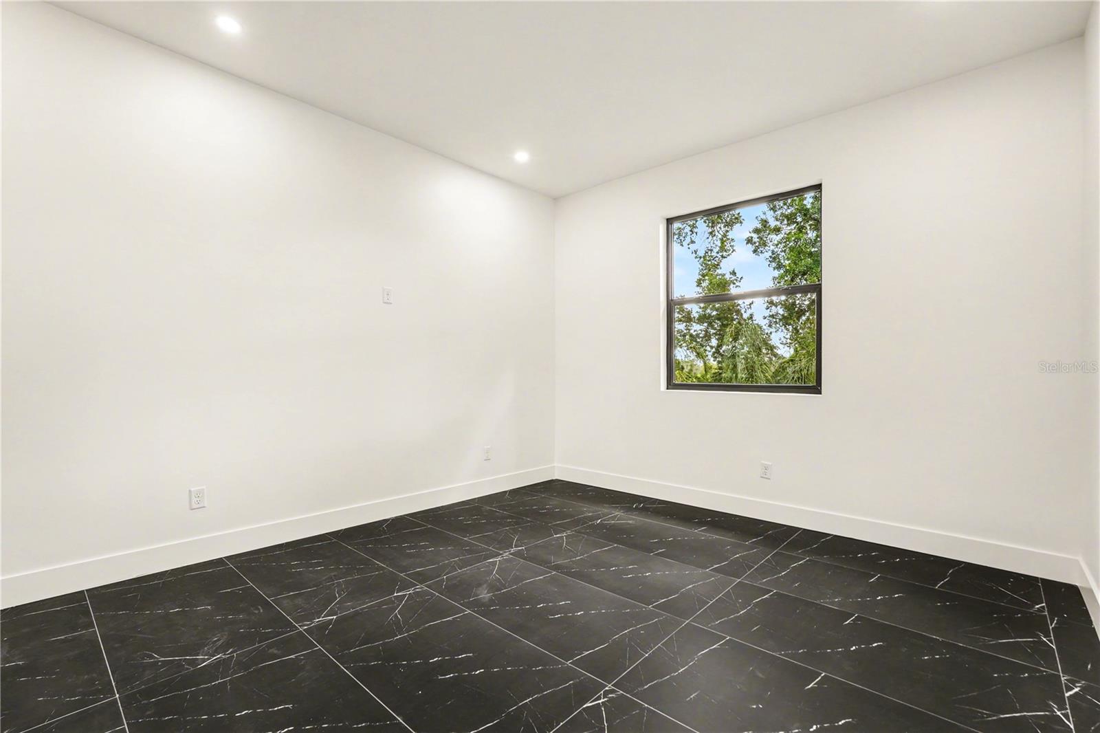 105 GARLAND AVE — photo 24