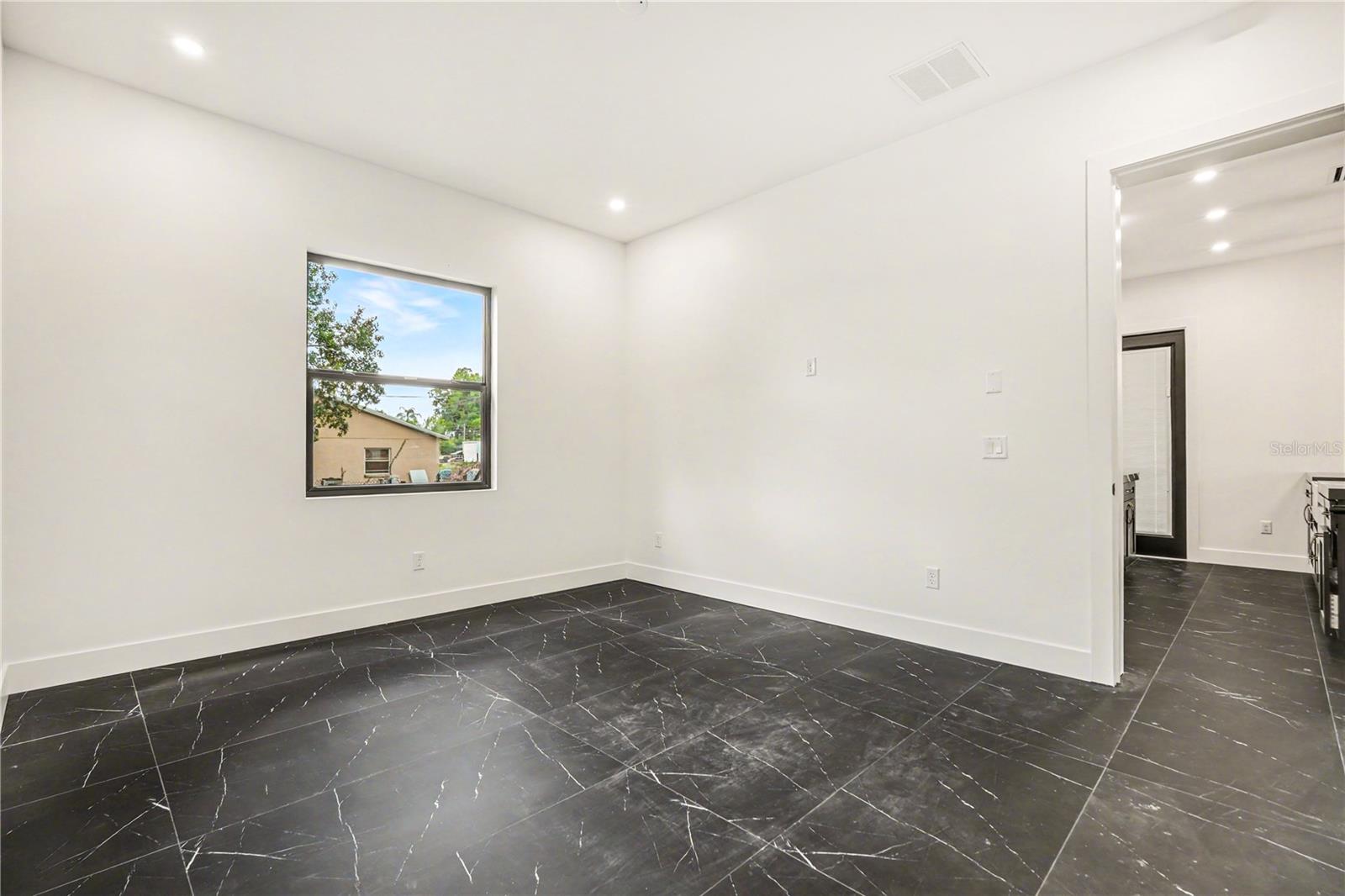 105 GARLAND AVE — photo 27
