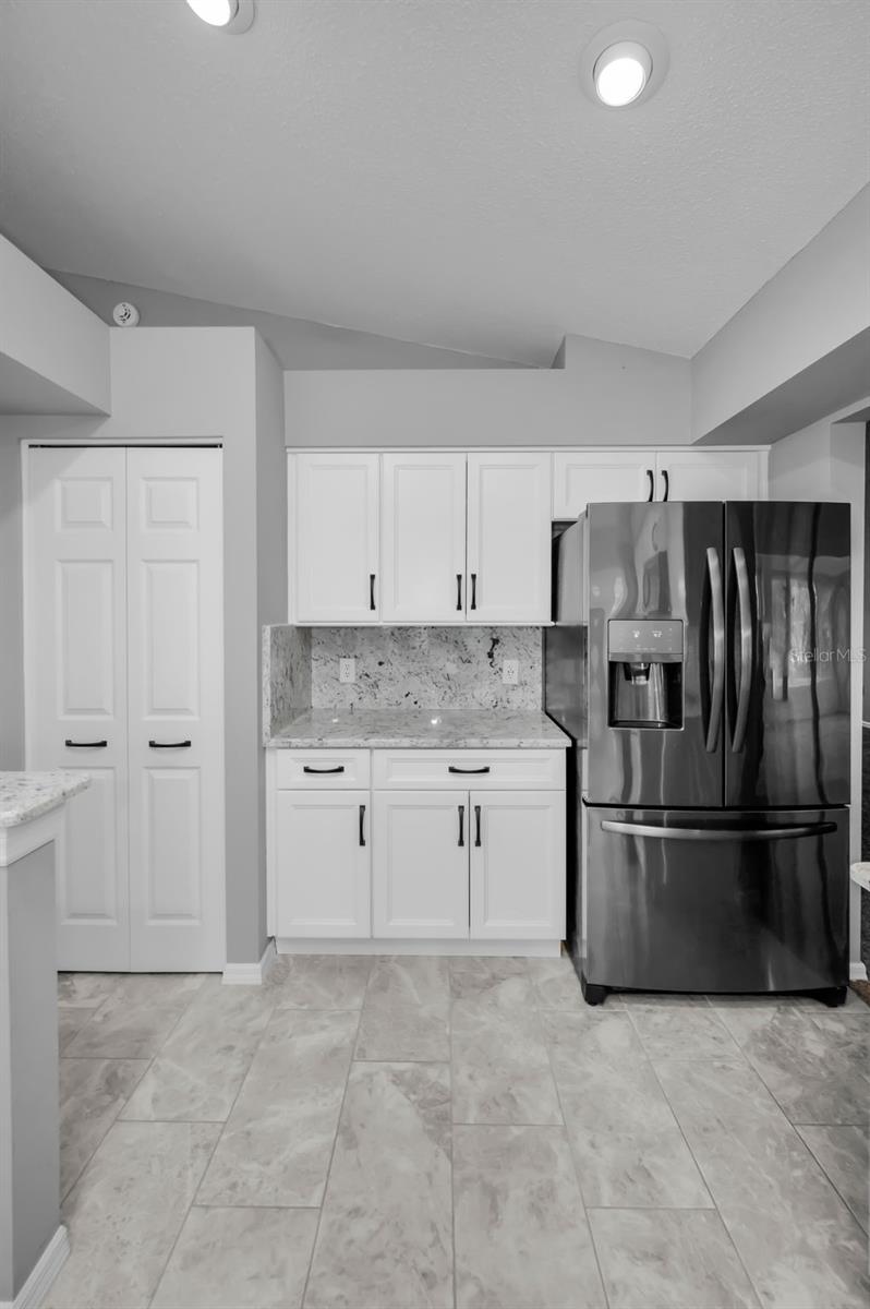 1300 FALLOWFIELD DR — photo 11