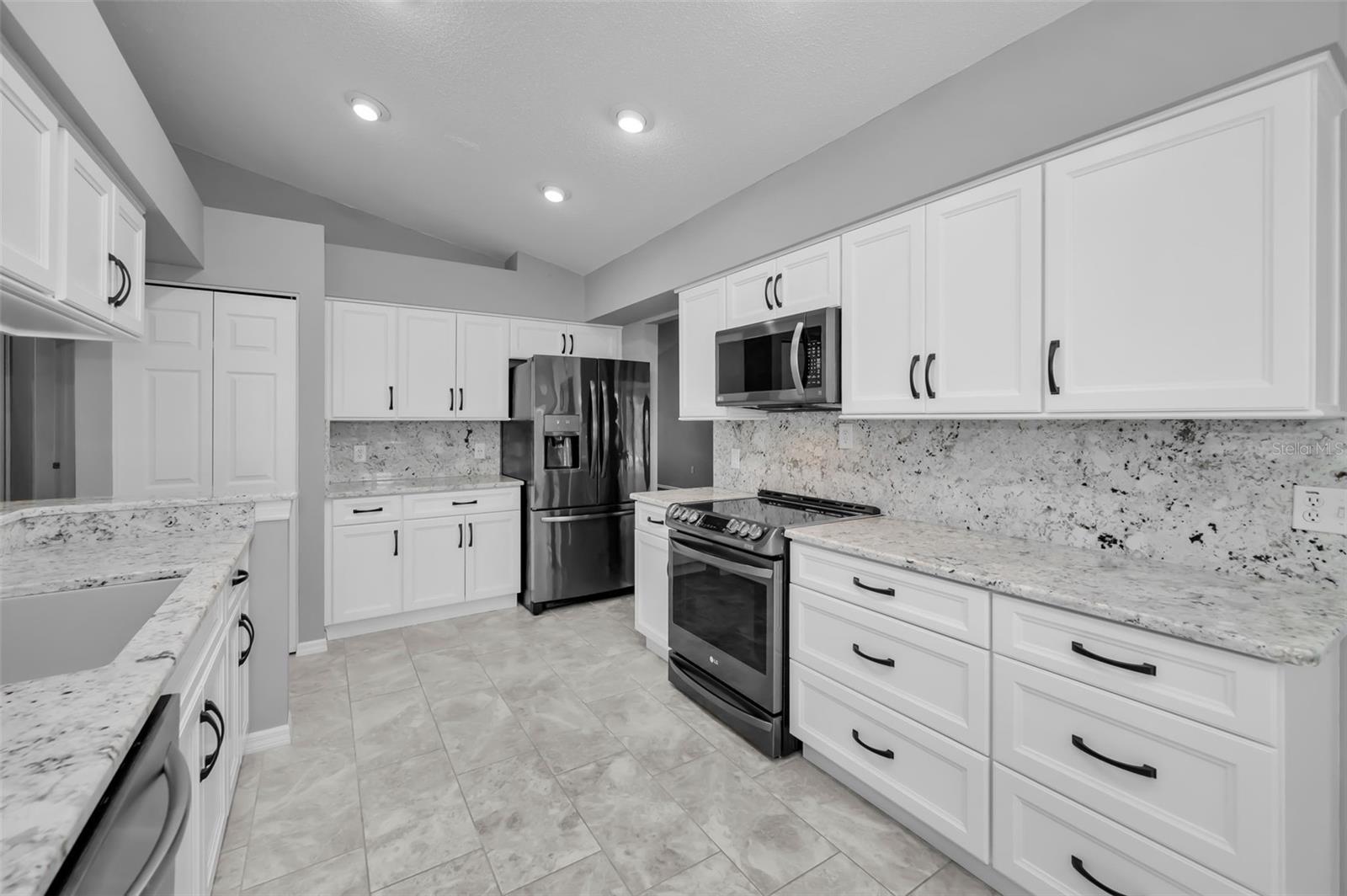 1300 FALLOWFIELD DR — photo 10