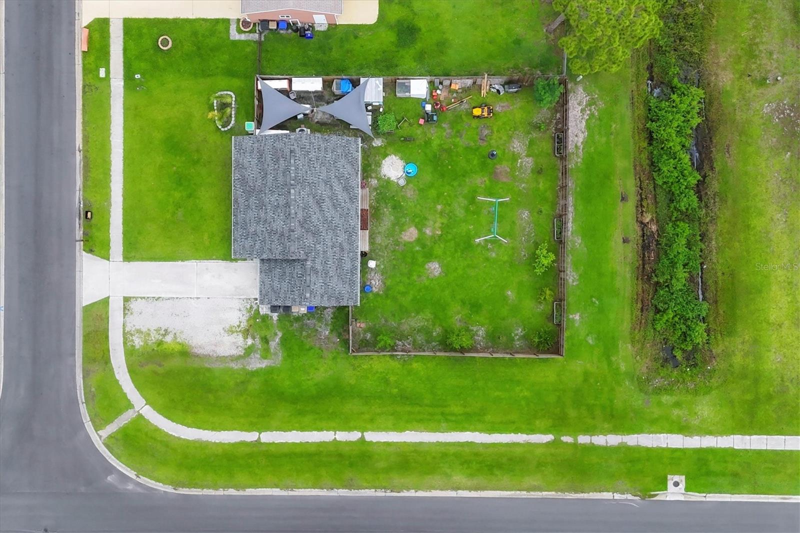 7590 LYNCREST ST — photo 32