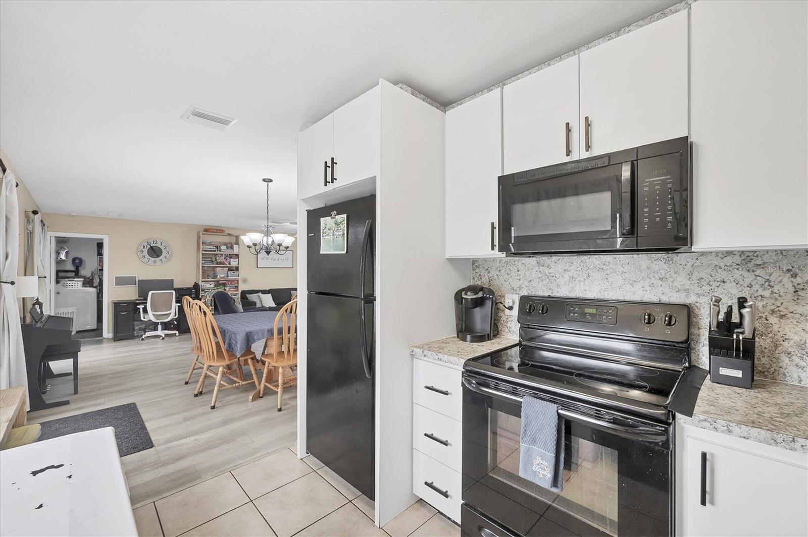 7590 LYNCREST ST — photo 18