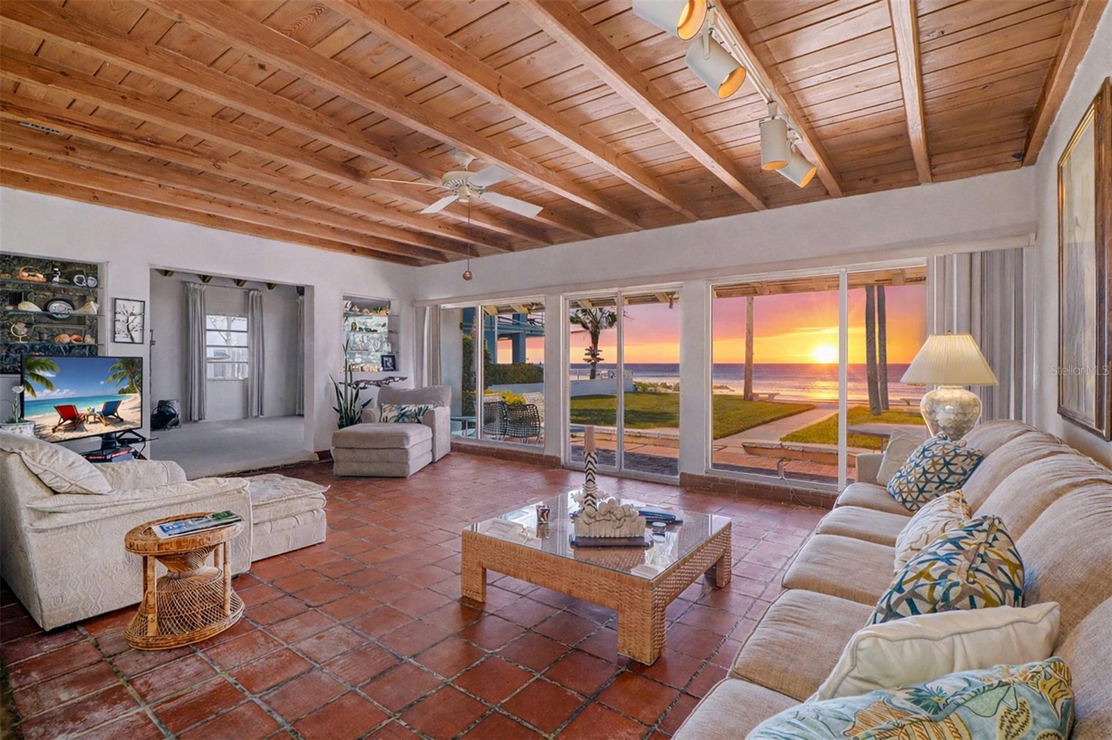18206 SUNSET BLVD — photo 11