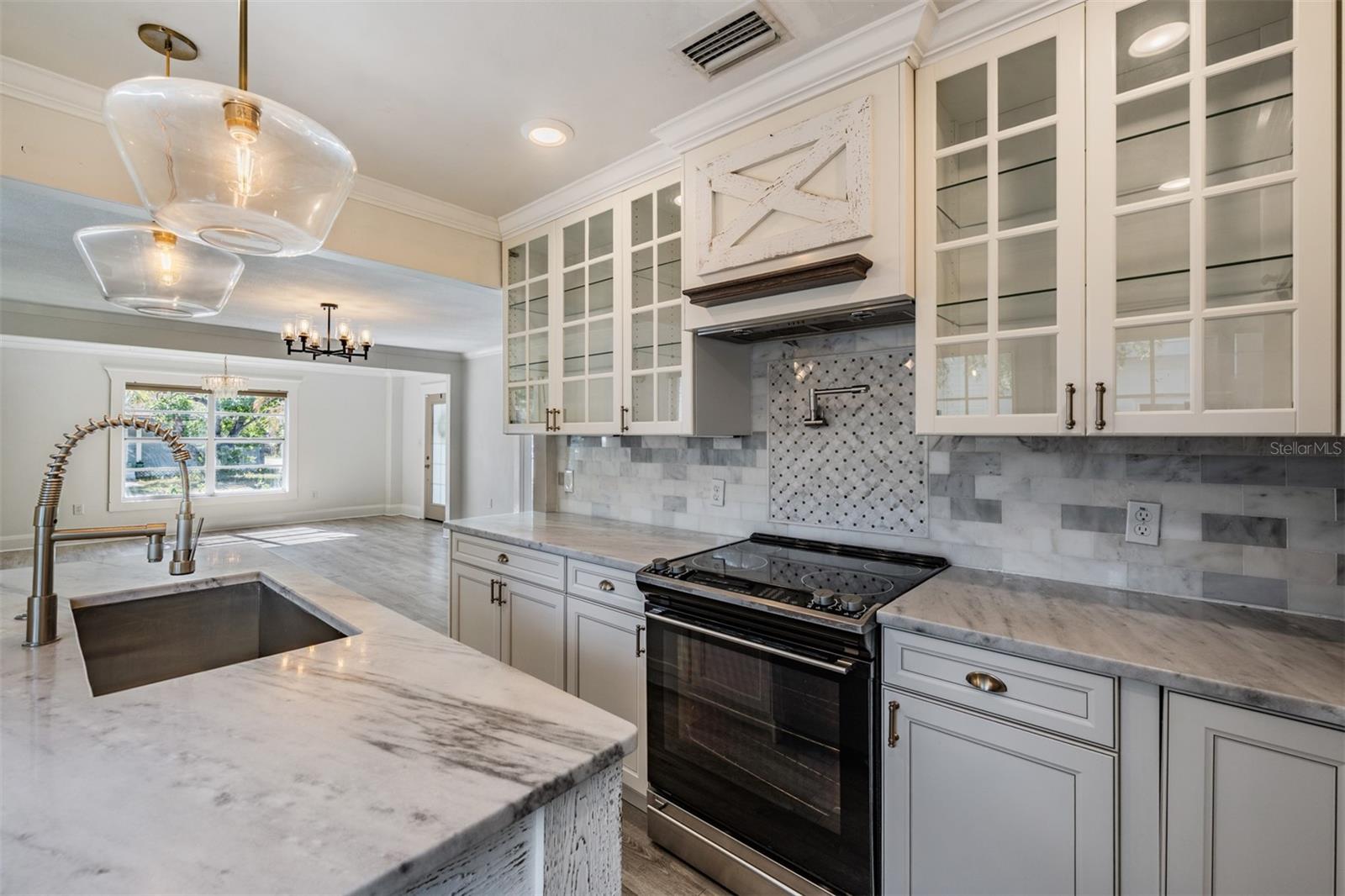 4109 N SEMINOLE AVE — photo 16