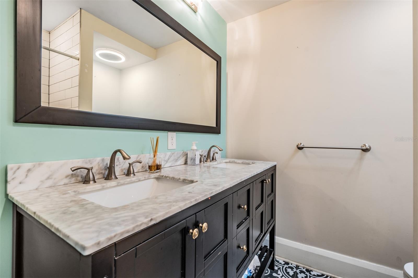4109 N SEMINOLE AVE — photo 27