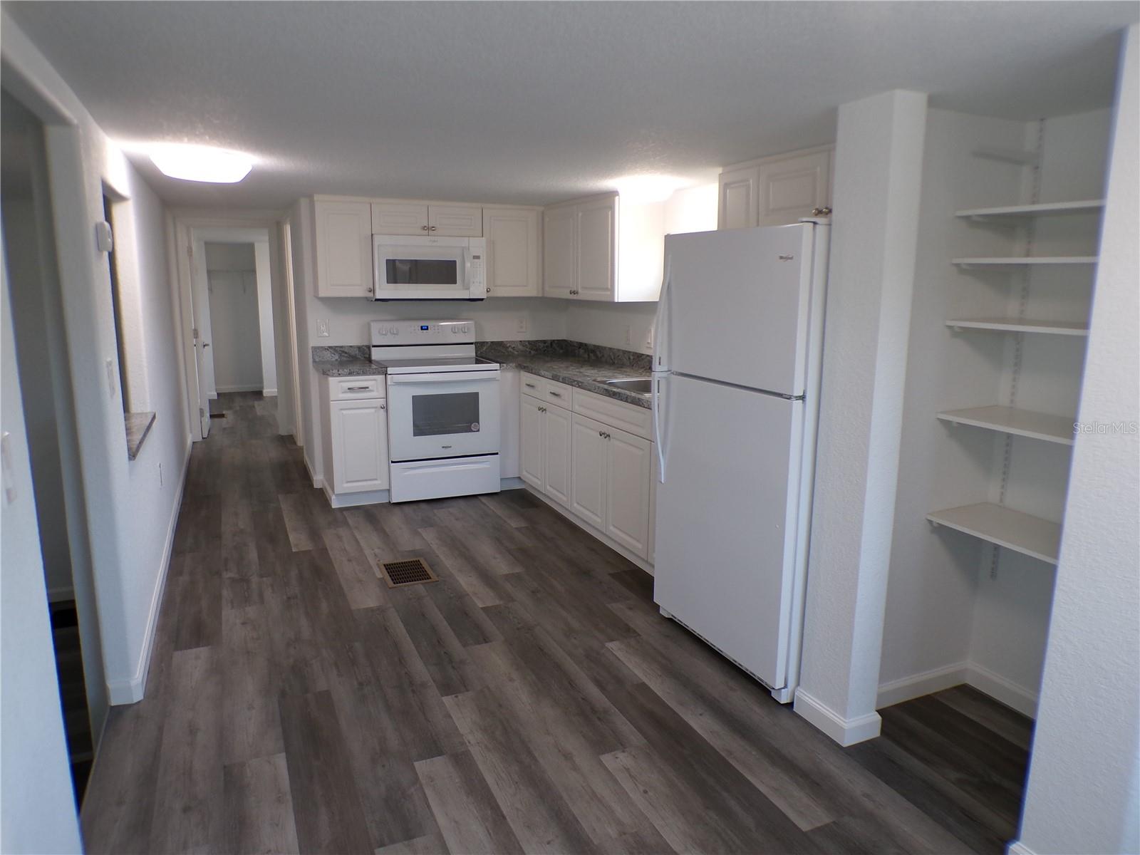 206 RAVENNA ST N — photo 12