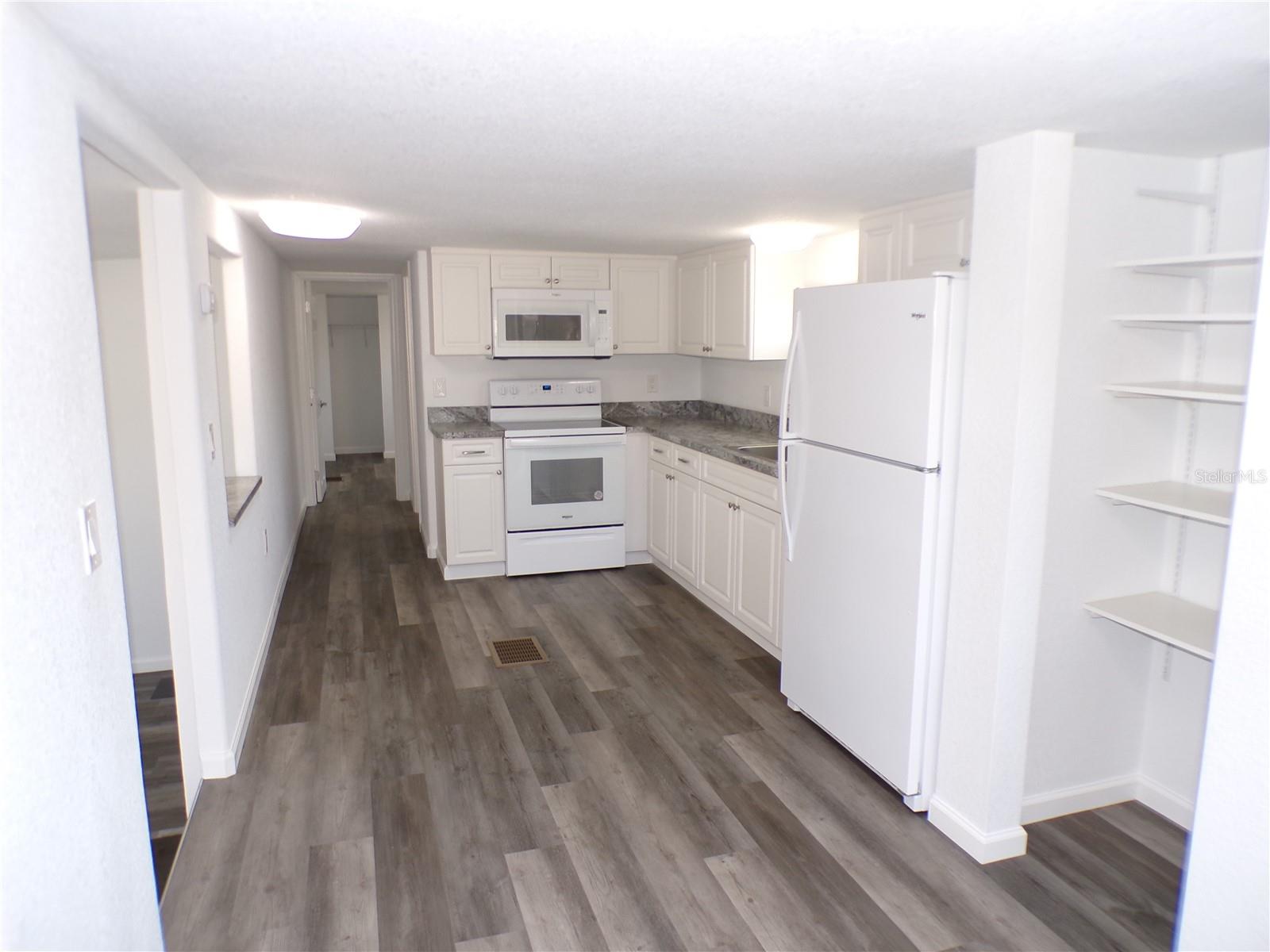 206 RAVENNA ST N — photo 11