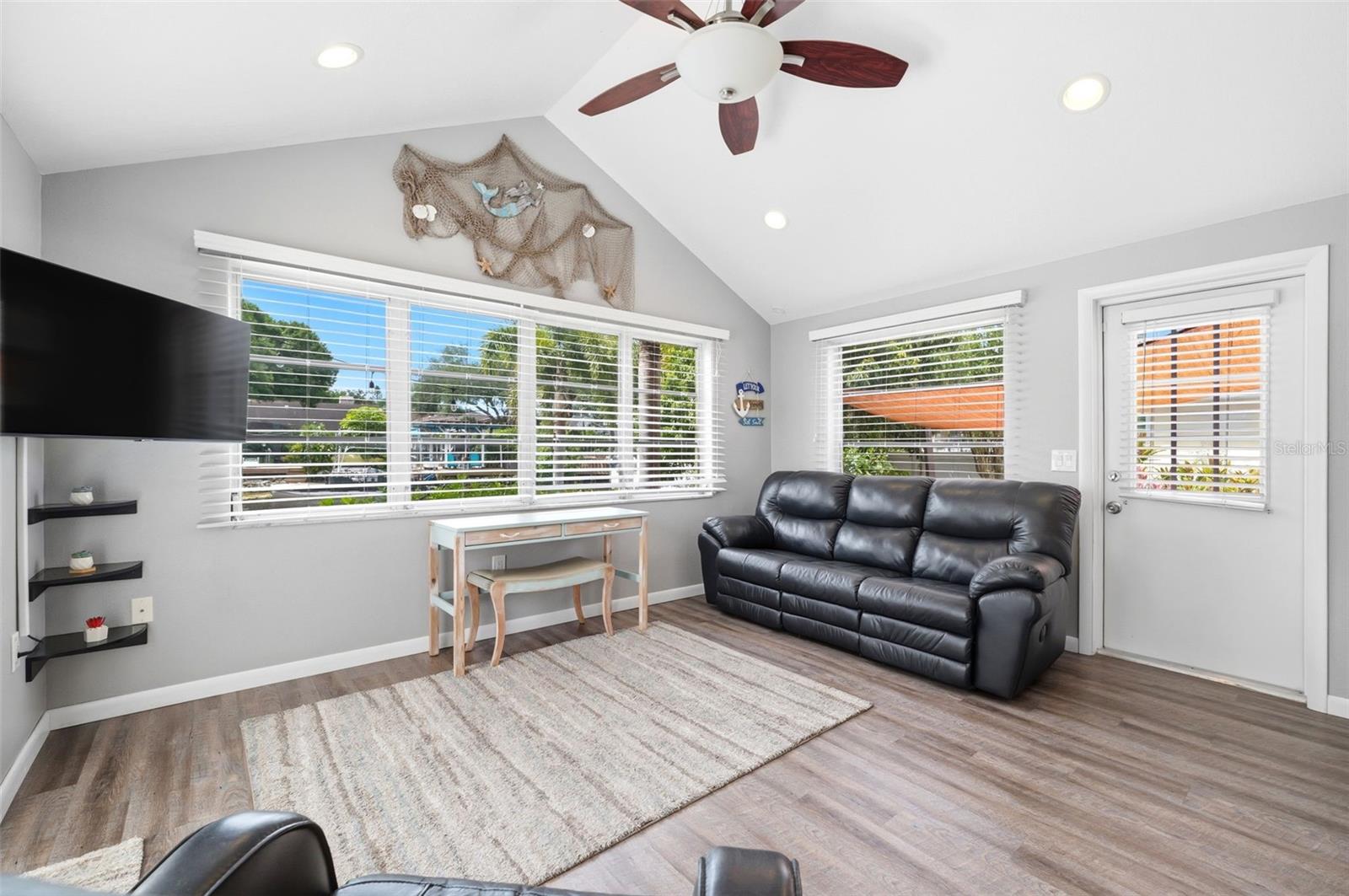 51 CYPRESS DR — photo 18