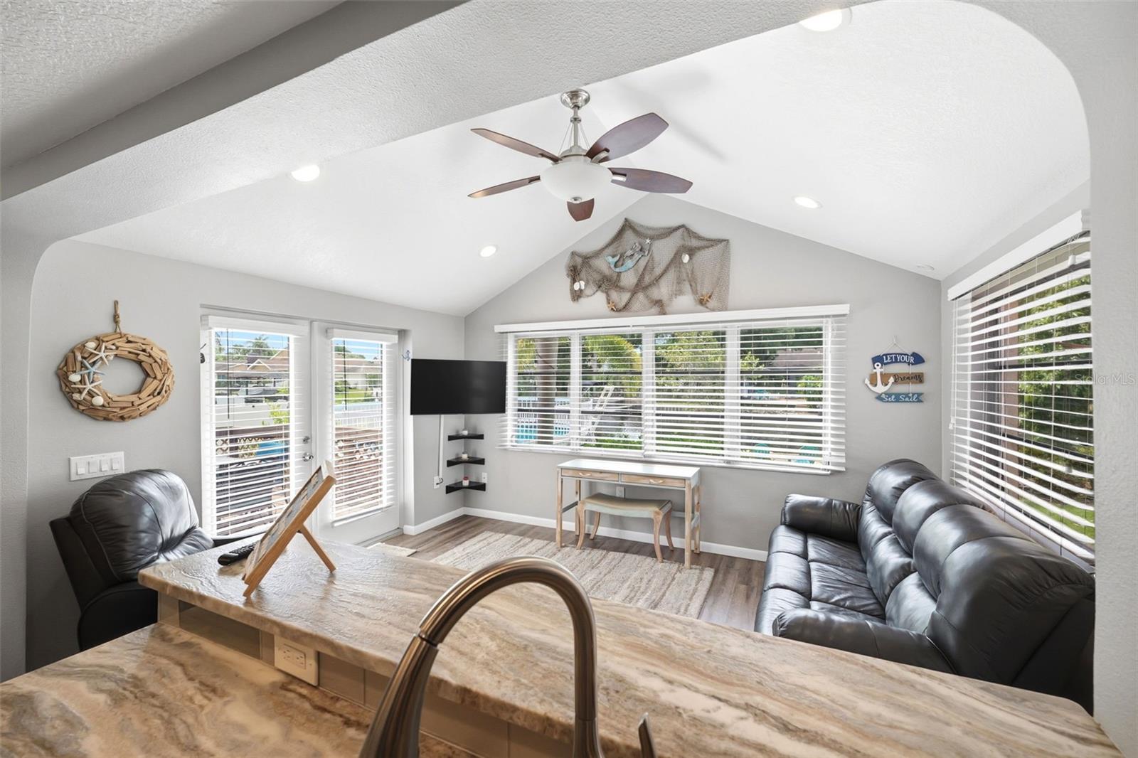 51 CYPRESS DR — photo 17