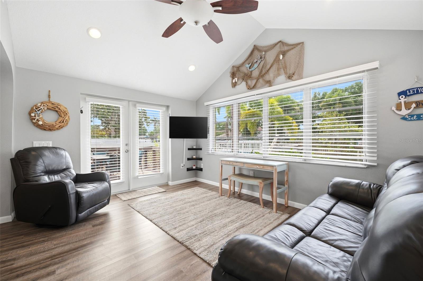 51 CYPRESS DR — photo 20