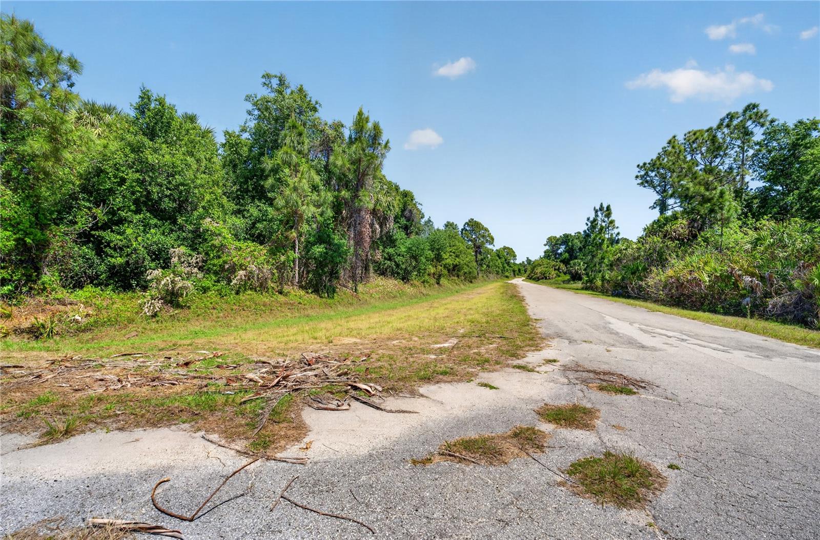 CUSTER CIR — photo 2