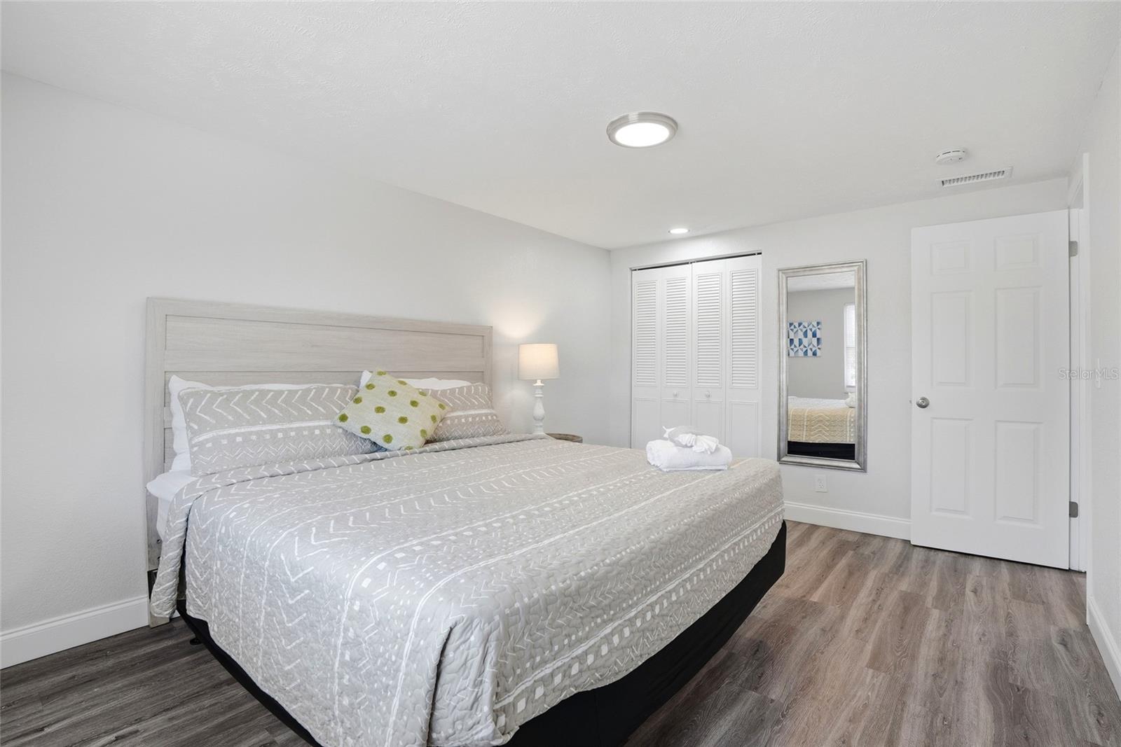 721 VILLAGE PL — photo 31