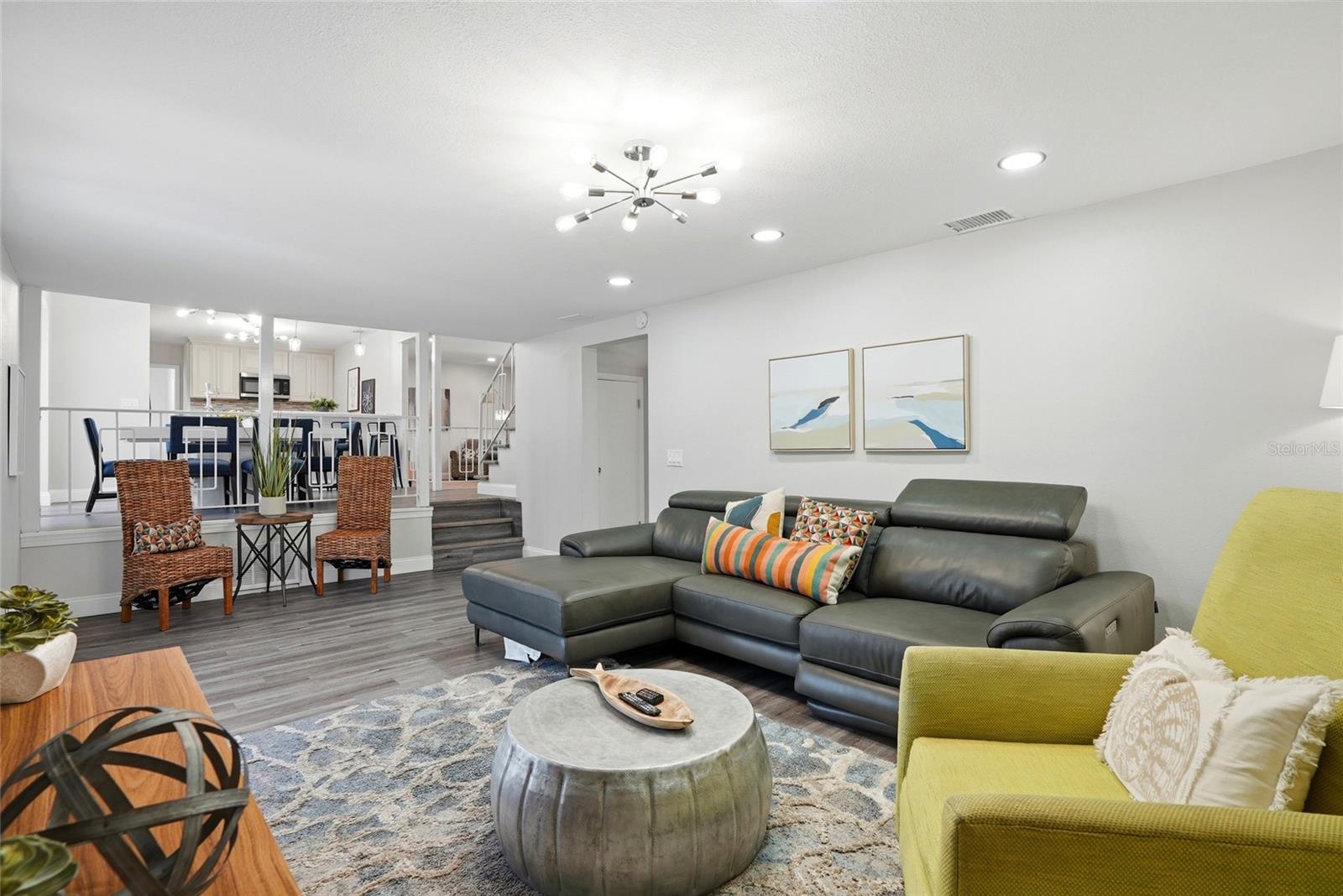 721 VILLAGE PL — photo 19