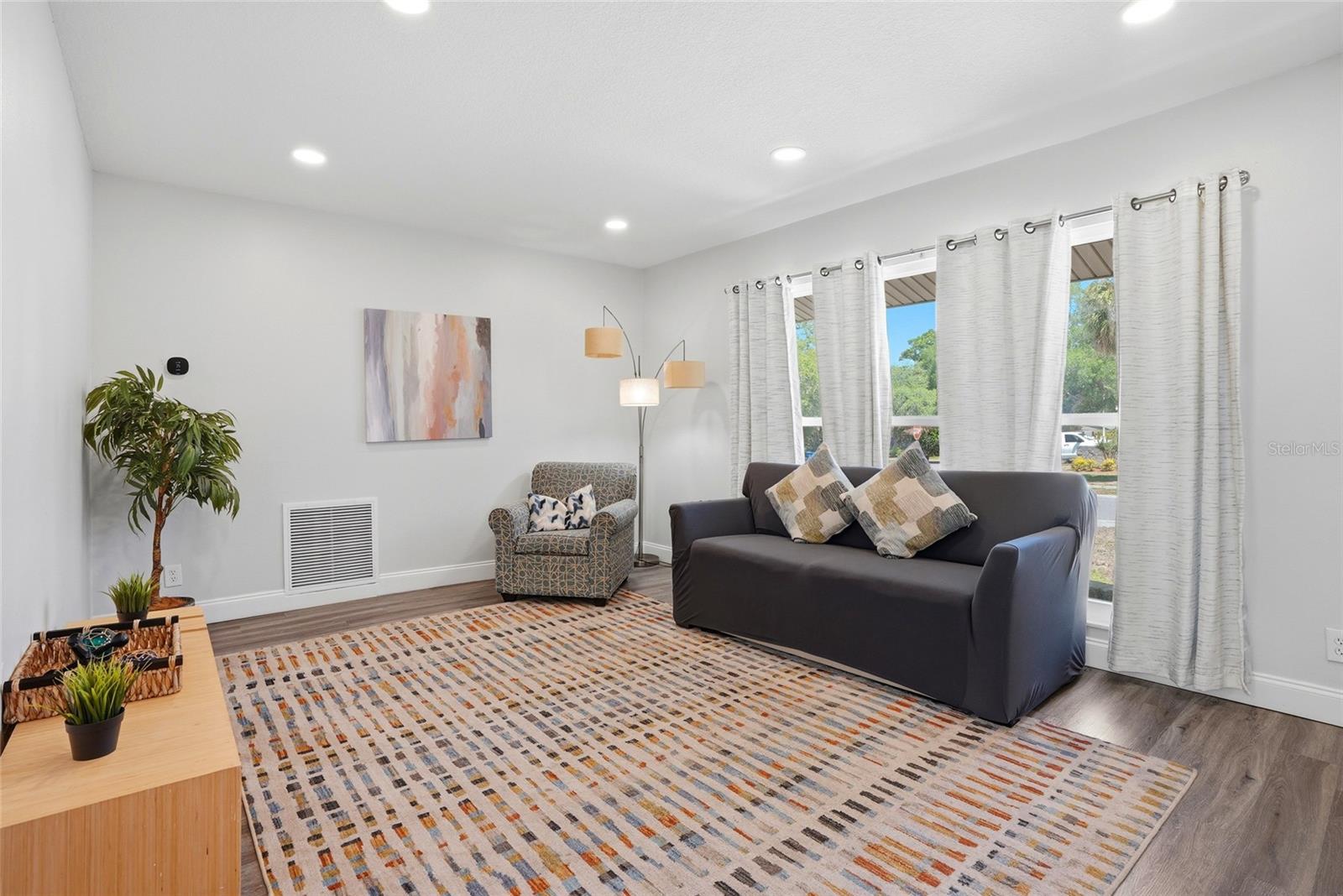 721 VILLAGE PL — photo 4