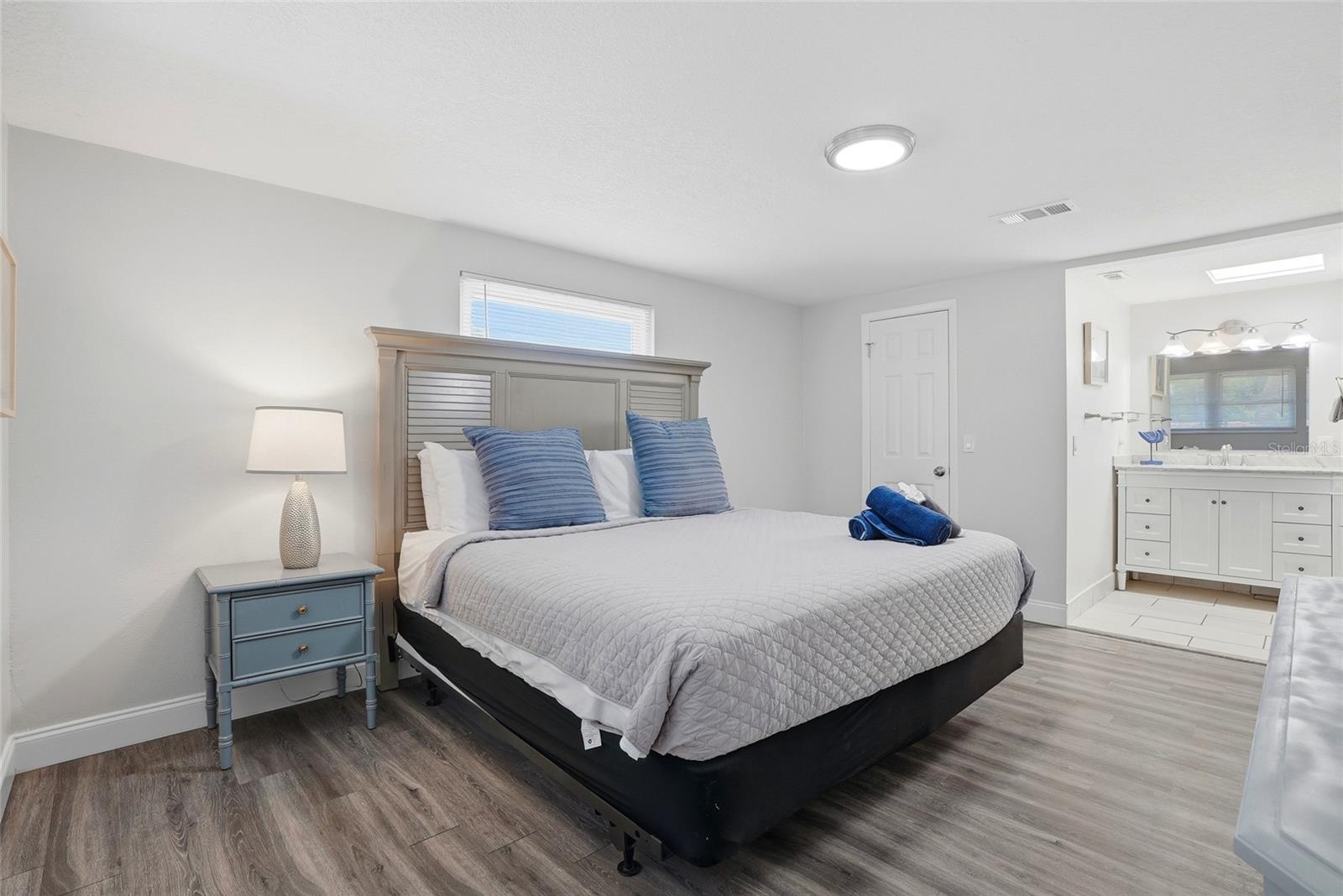 721 VILLAGE PL — photo 24