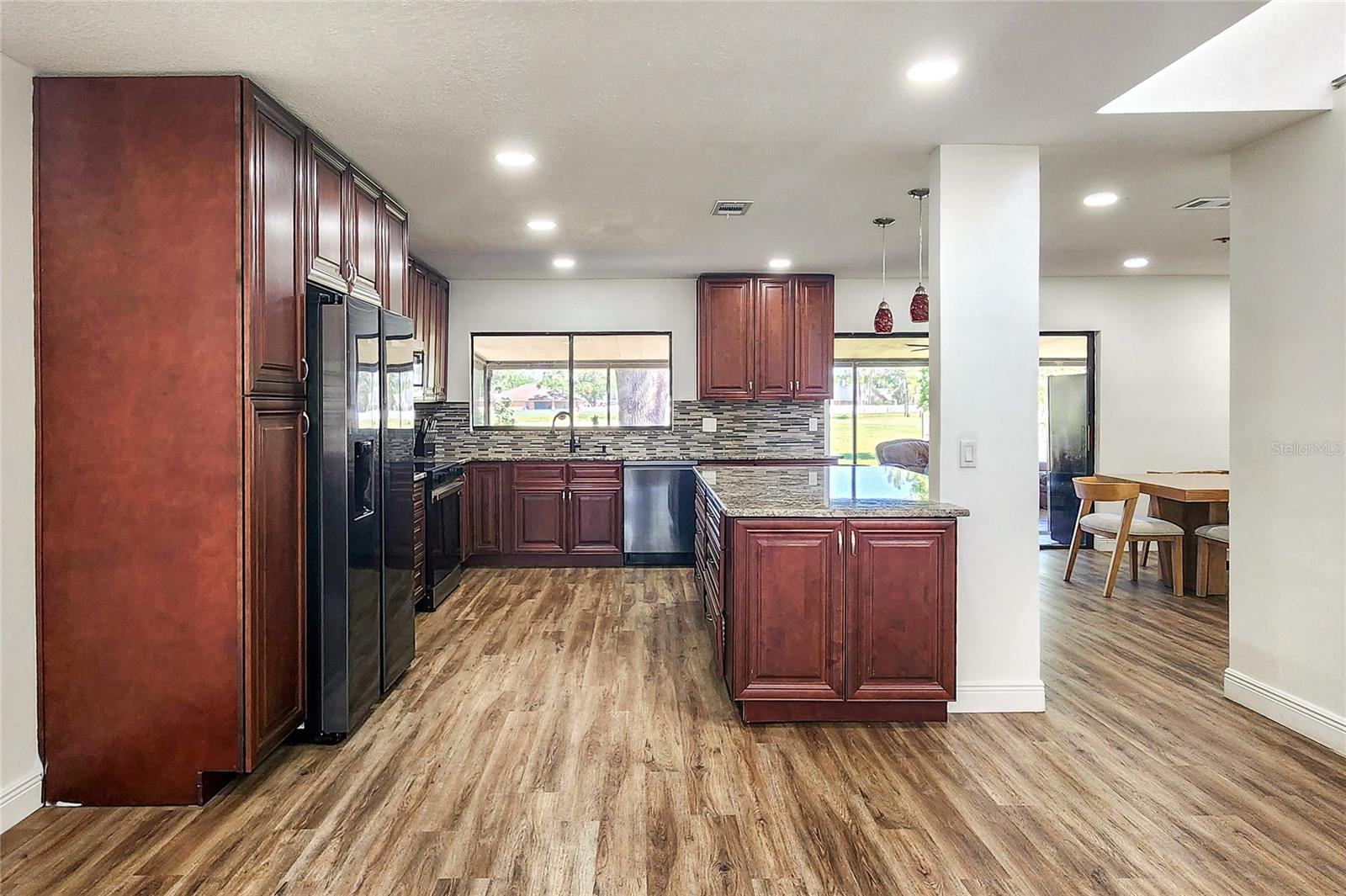 16169 GARDENDALE DR — photo 9