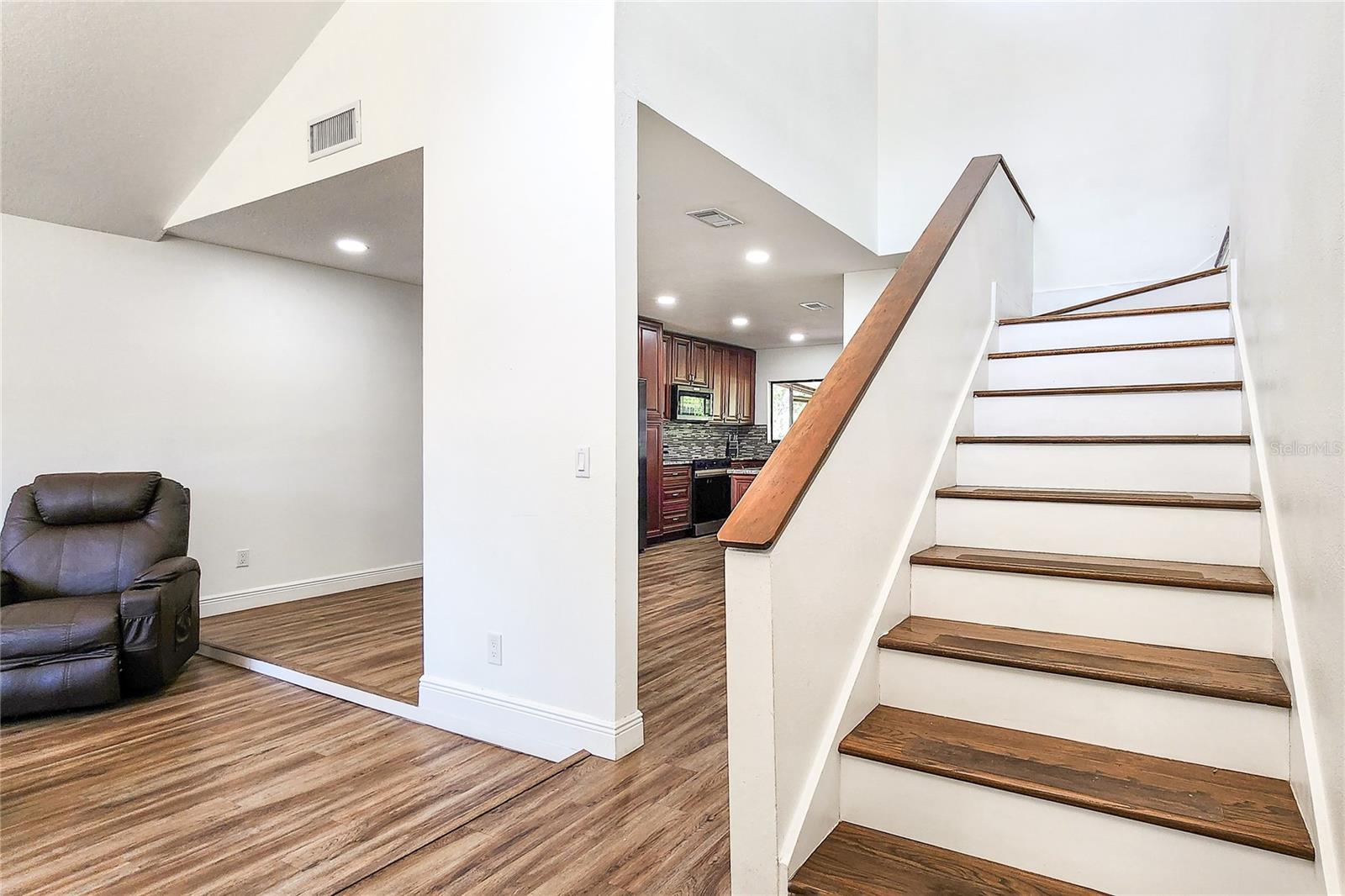 16169 GARDENDALE DR — photo 14
