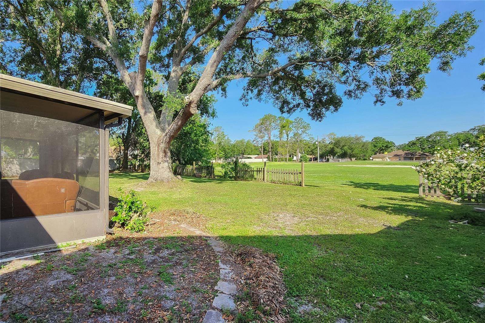 16169 GARDENDALE DR — photo 30