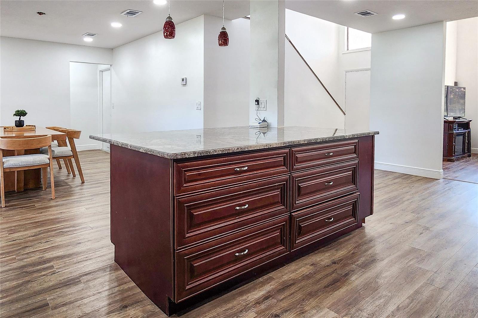 16169 GARDENDALE DR — photo 11