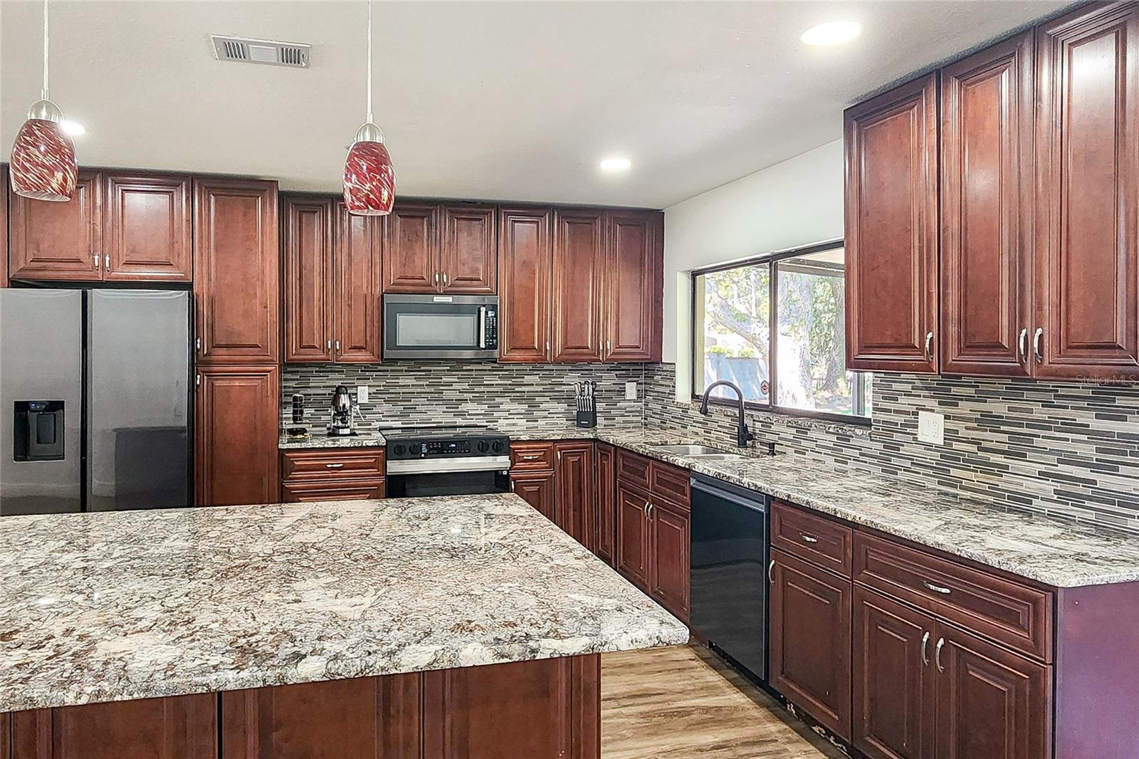 16169 GARDENDALE DR — photo 10