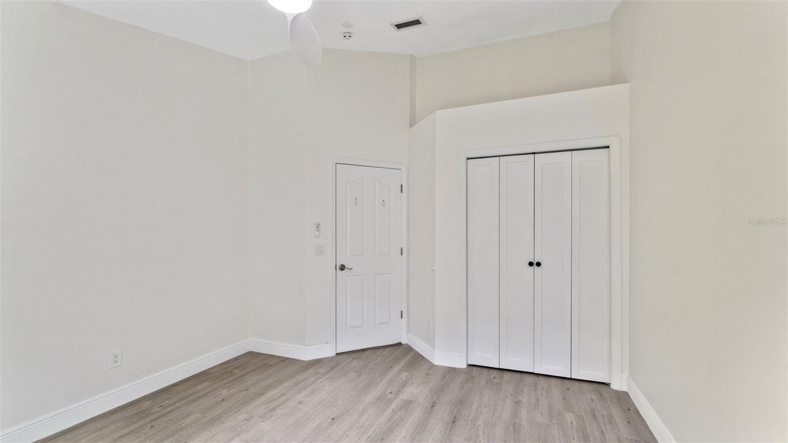 11708 CARROLLWOOD COVE DR — photo 20