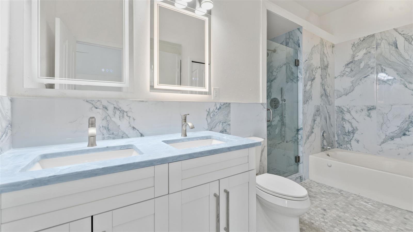 11708 CARROLLWOOD COVE DR — photo 11