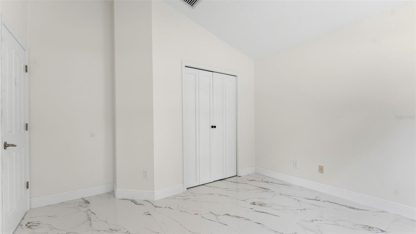 11708 CARROLLWOOD COVE DR — photo 25
