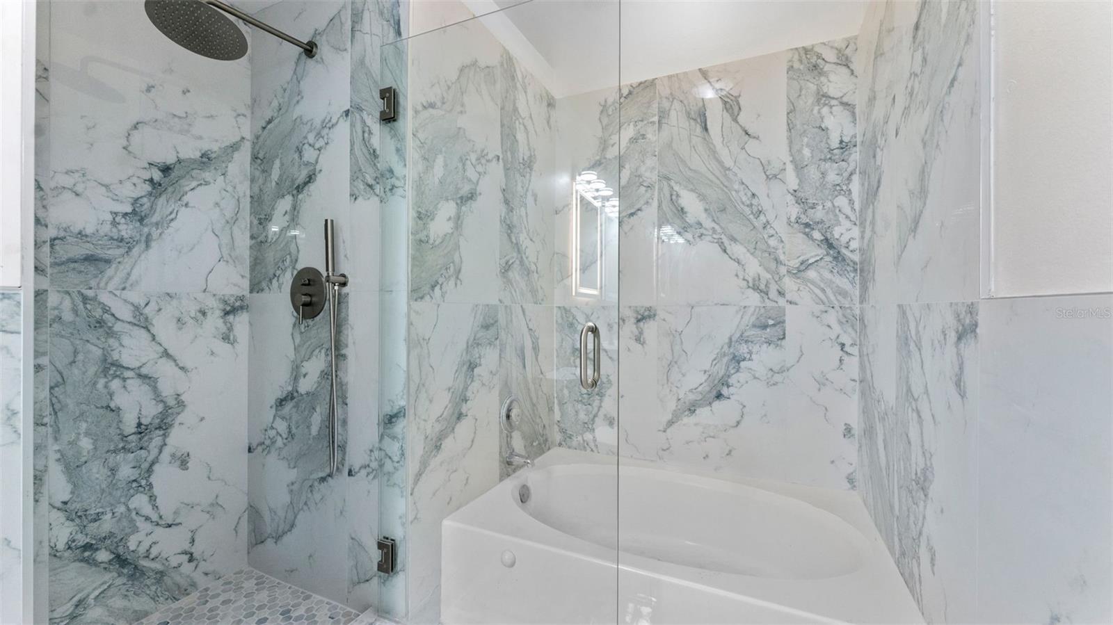 11708 CARROLLWOOD COVE DR — photo 12