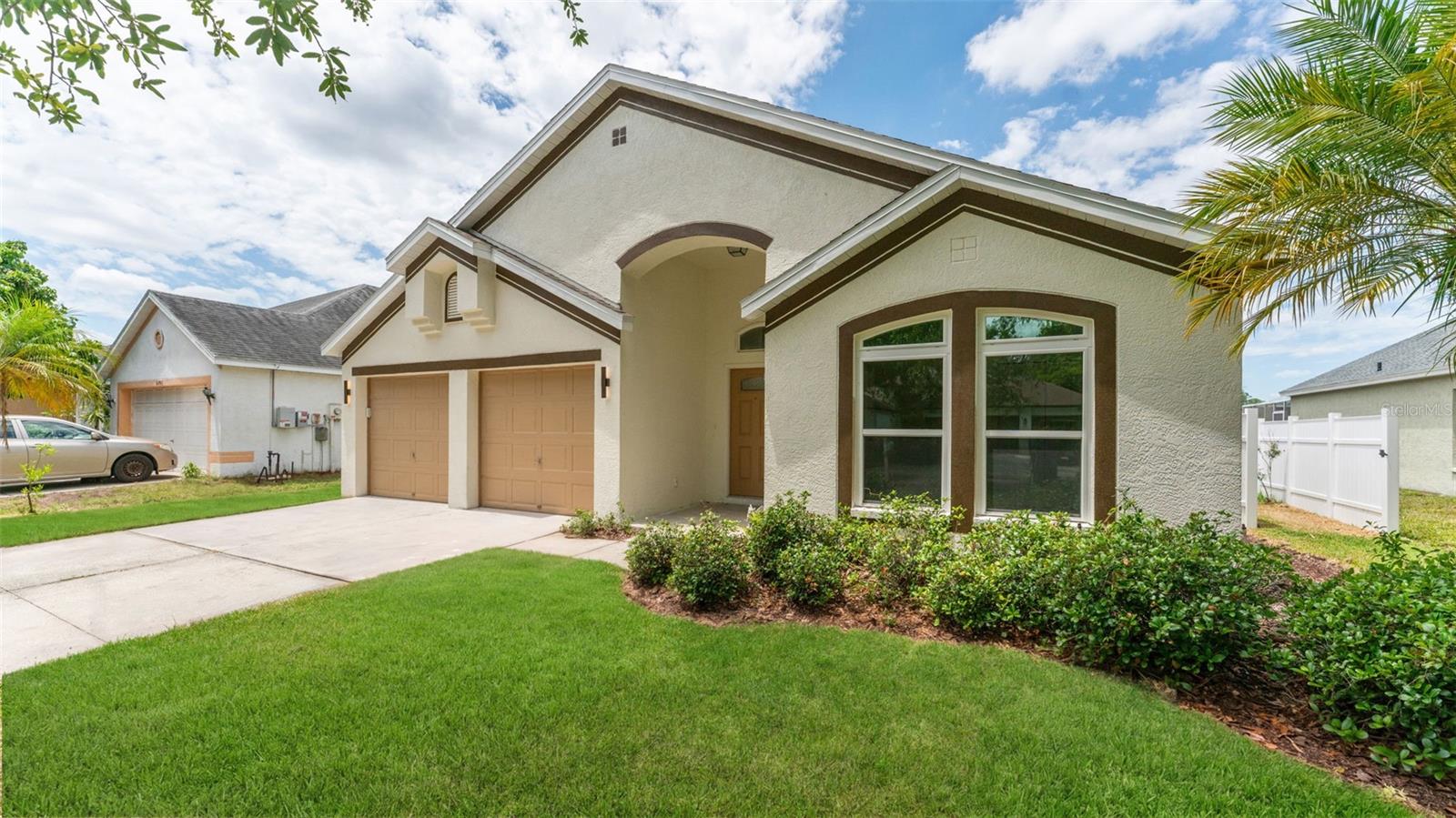 11708 CARROLLWOOD COVE DR — photo 2