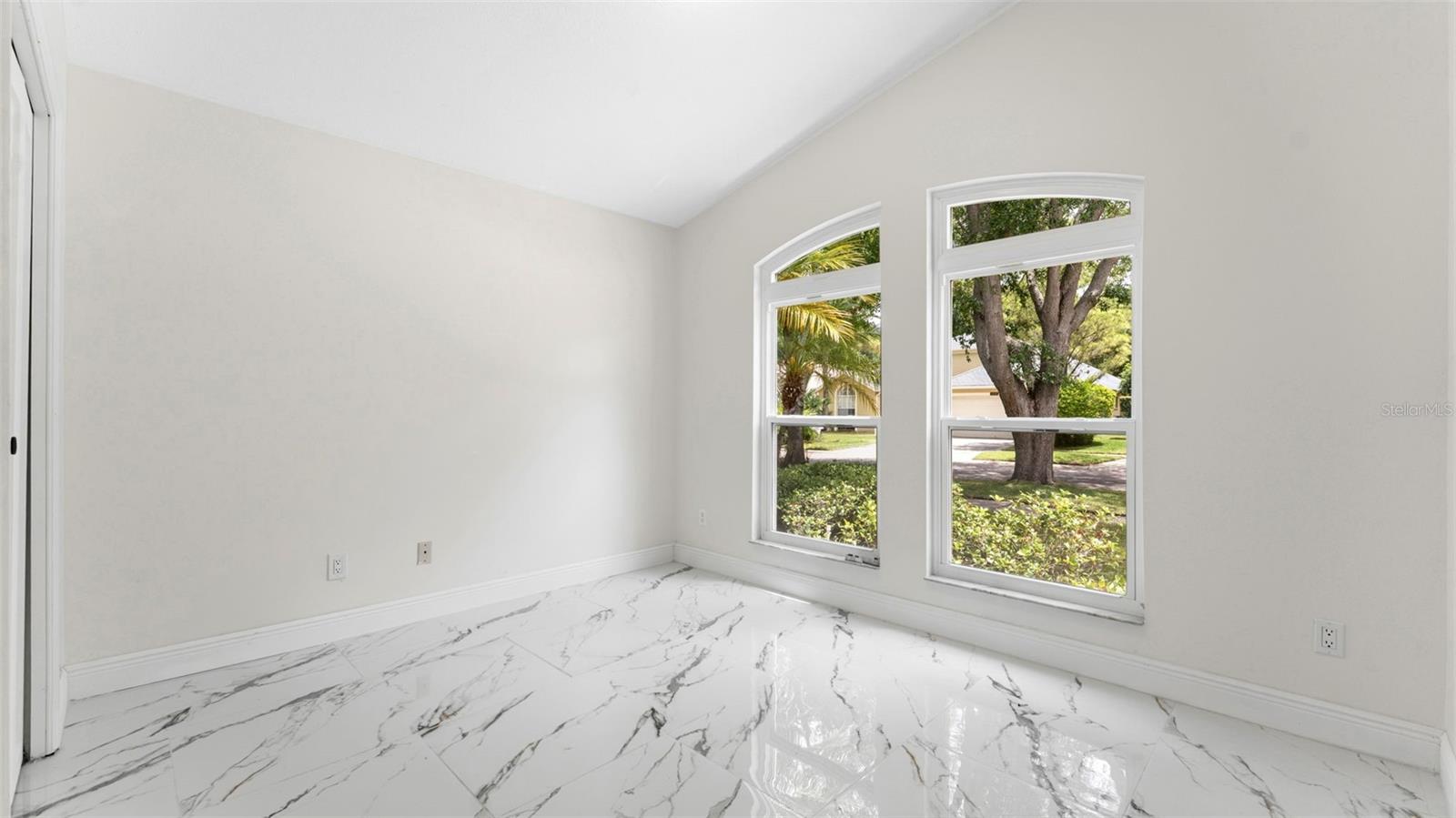 11708 CARROLLWOOD COVE DR — photo 24