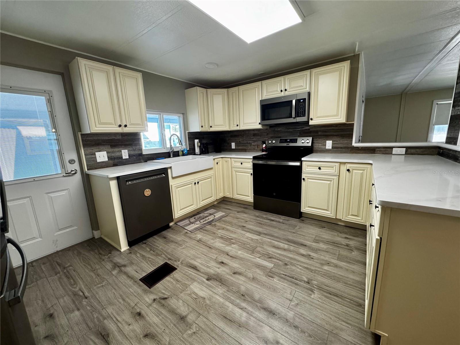 5619 BAYSHORE RD #120 — photo 4