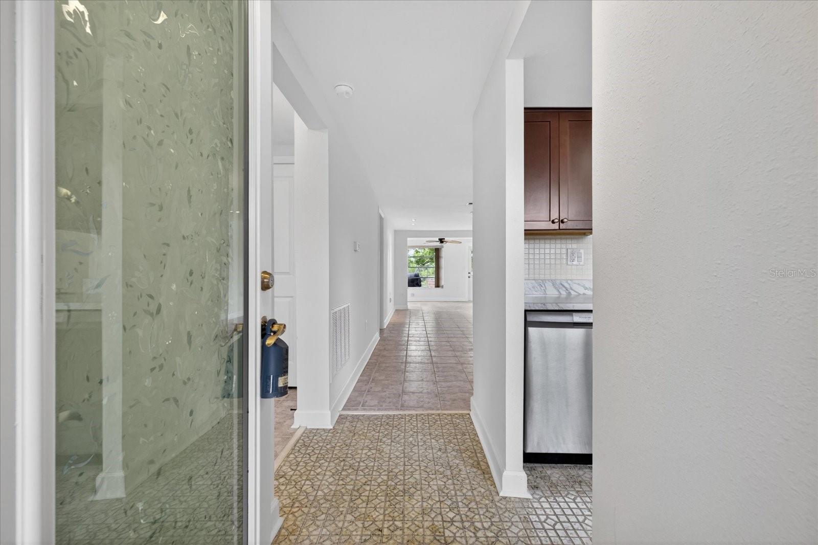 4116 HAMPTON DR — photo 7